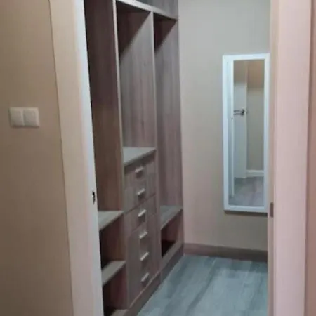 Modern In Center Apartment *
